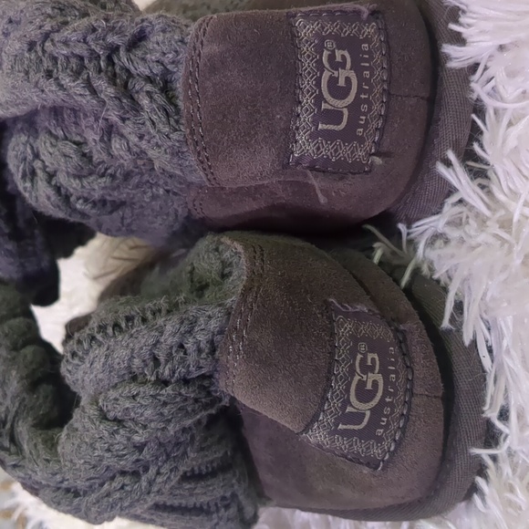 UGGS GRAY SWEATER WITH SILVER BUCKLES SIZE 9 - Picture 4 of 12
